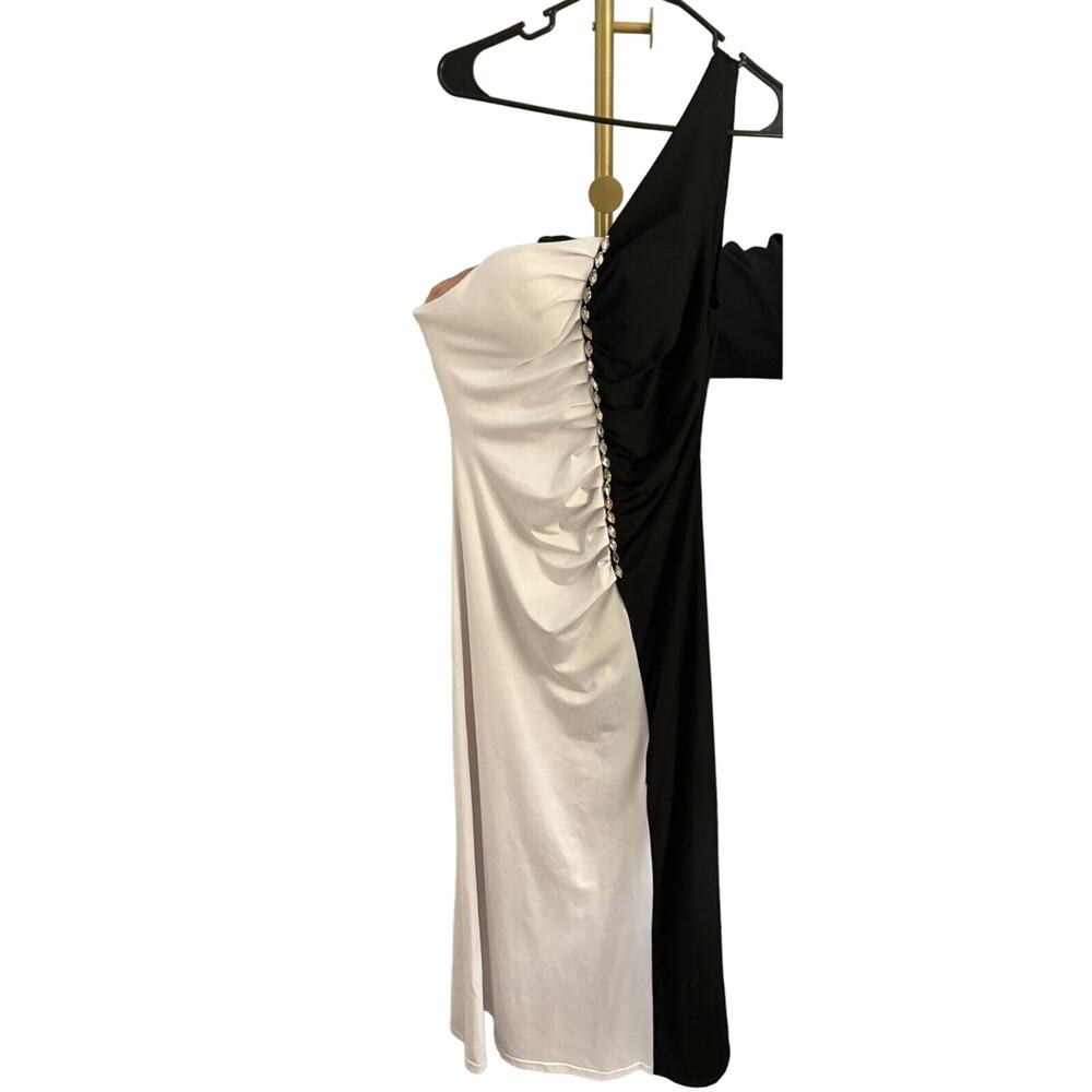Angel Fashion Black-And-White Dress Gemmed One Shoulder Dress XL
